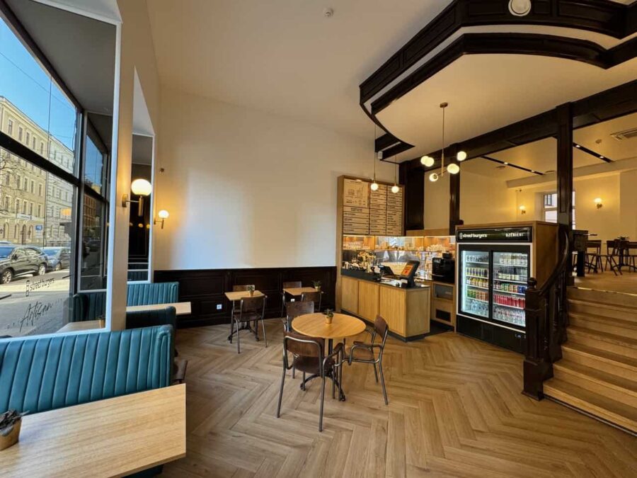 A new branch of Street Burgers has opened at Blaumaņa street 9, Riga